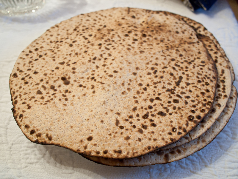 Passover Seder 5771 - Shmurah matzah. Photo 5638971034 CC BY-SA - Edsel L | Visualhunt.com